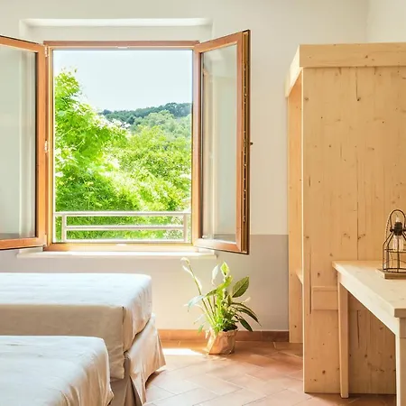 Couette-café Cugusi 4*